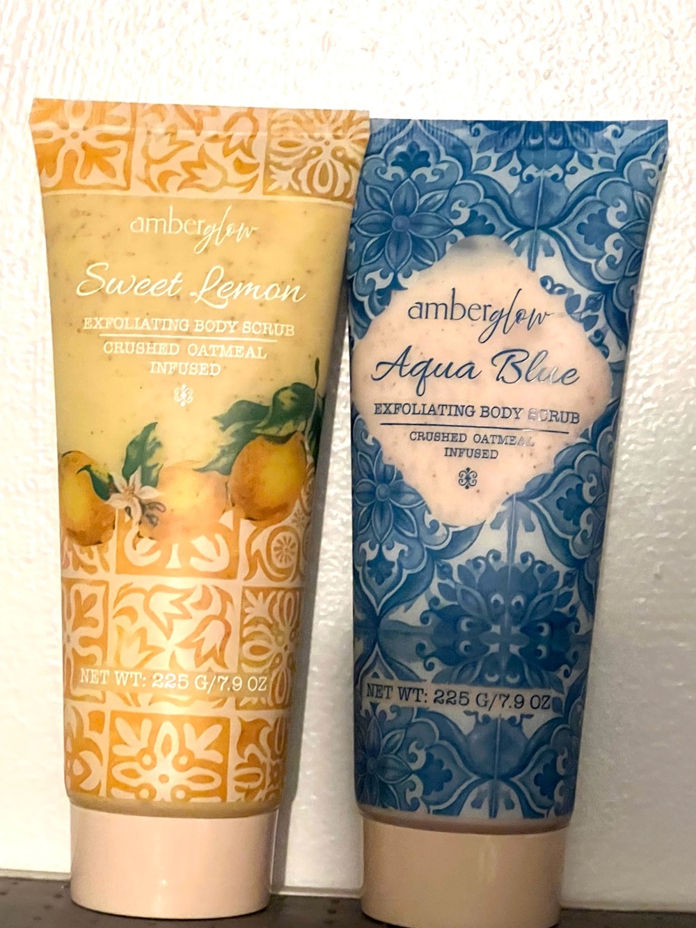 Amber glow Exfoliating body scrub: Aqua blue/ Sweet Lemon infused with oatmeal.